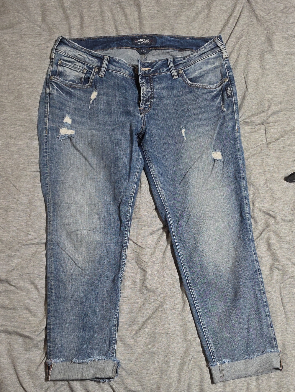 Silver Jeans Women's Cropped Distressed Jeans in Blue